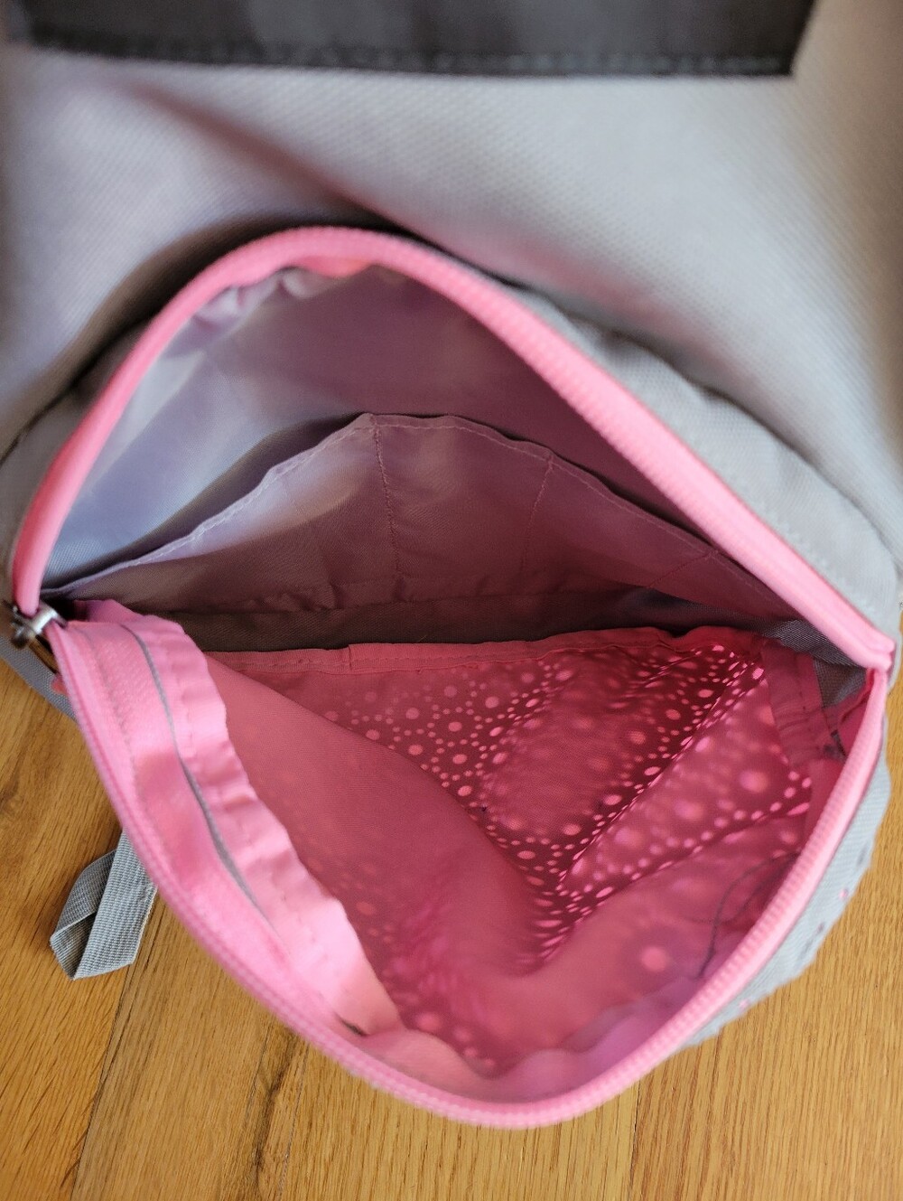 Backpack / School Bag - Picture 3 of 11